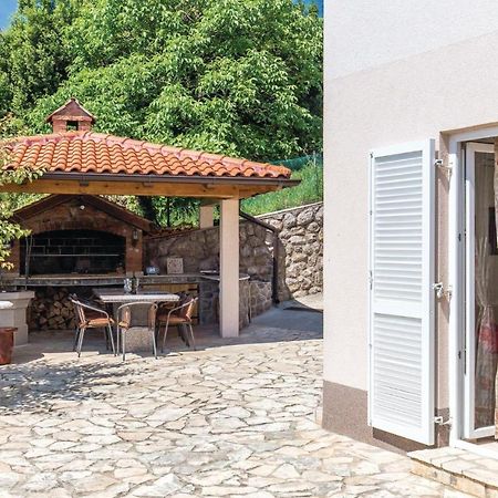1 Bedroom Cozy Apartment In Ičići Zewnętrze zdjęcie