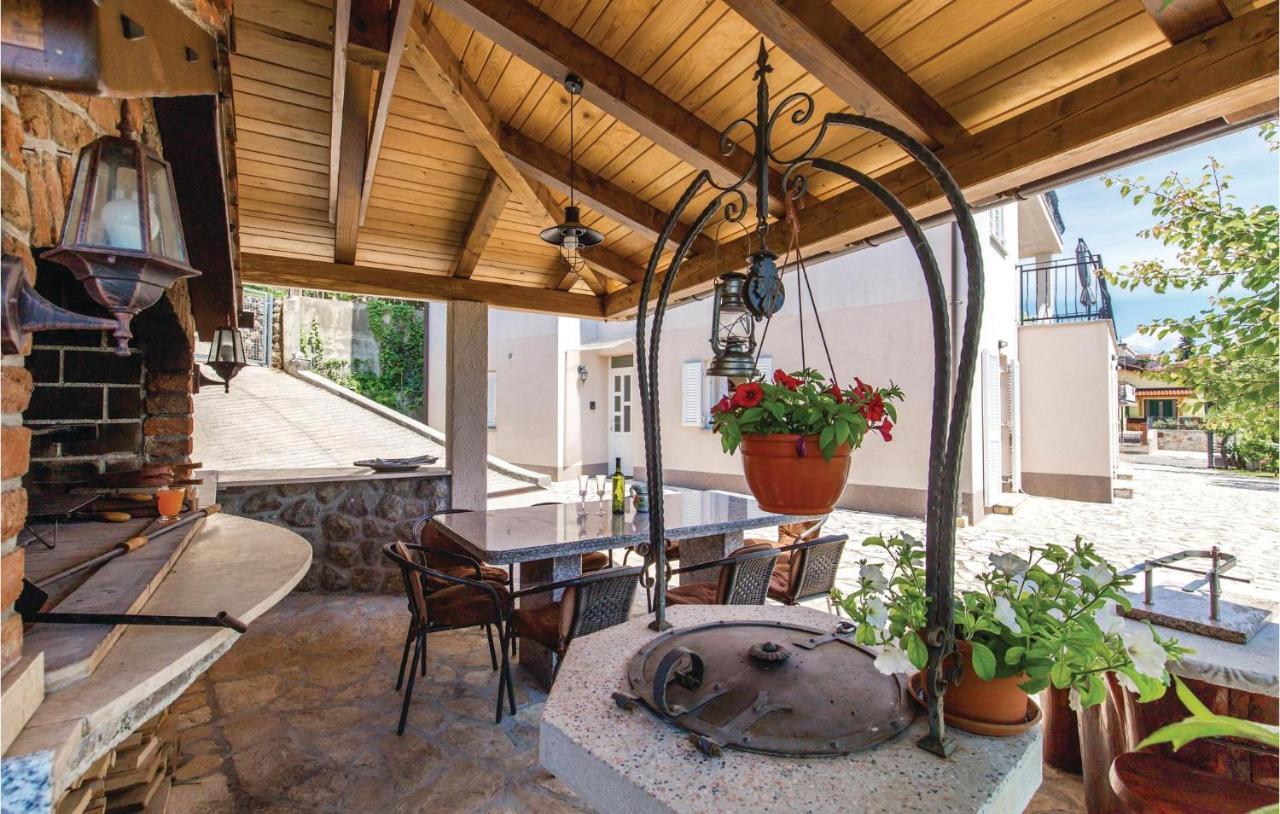 1 Bedroom Cozy Apartment In Ičići Zewnętrze zdjęcie