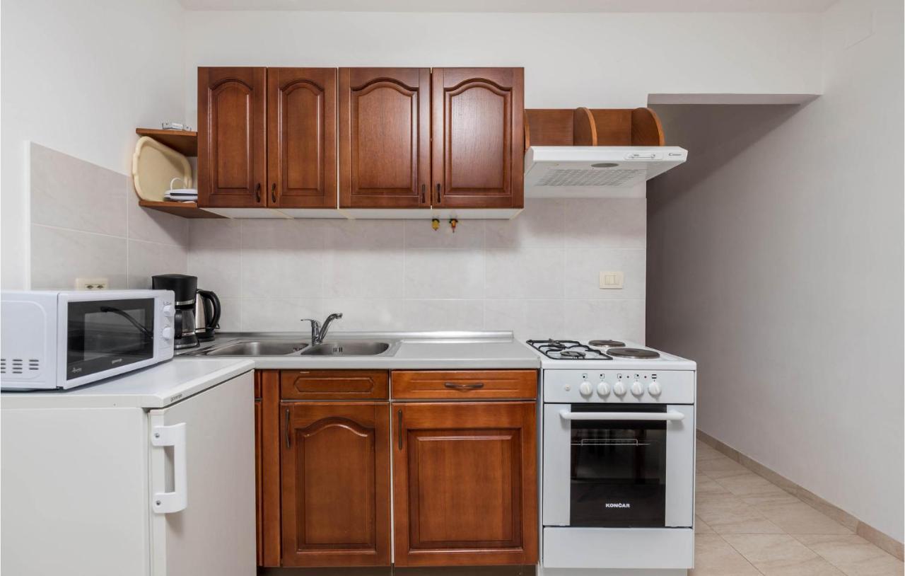 1 Bedroom Cozy Apartment In Ičići Zewnętrze zdjęcie