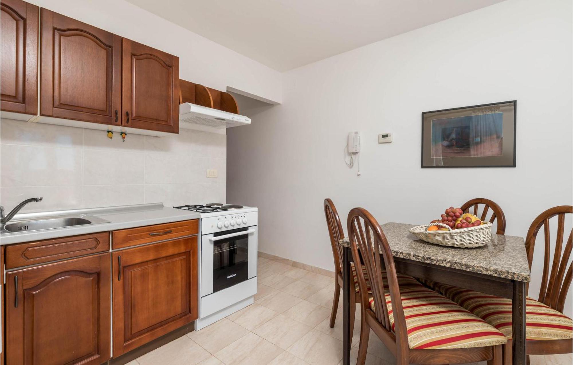 1 Bedroom Cozy Apartment In Ičići Zewnętrze zdjęcie