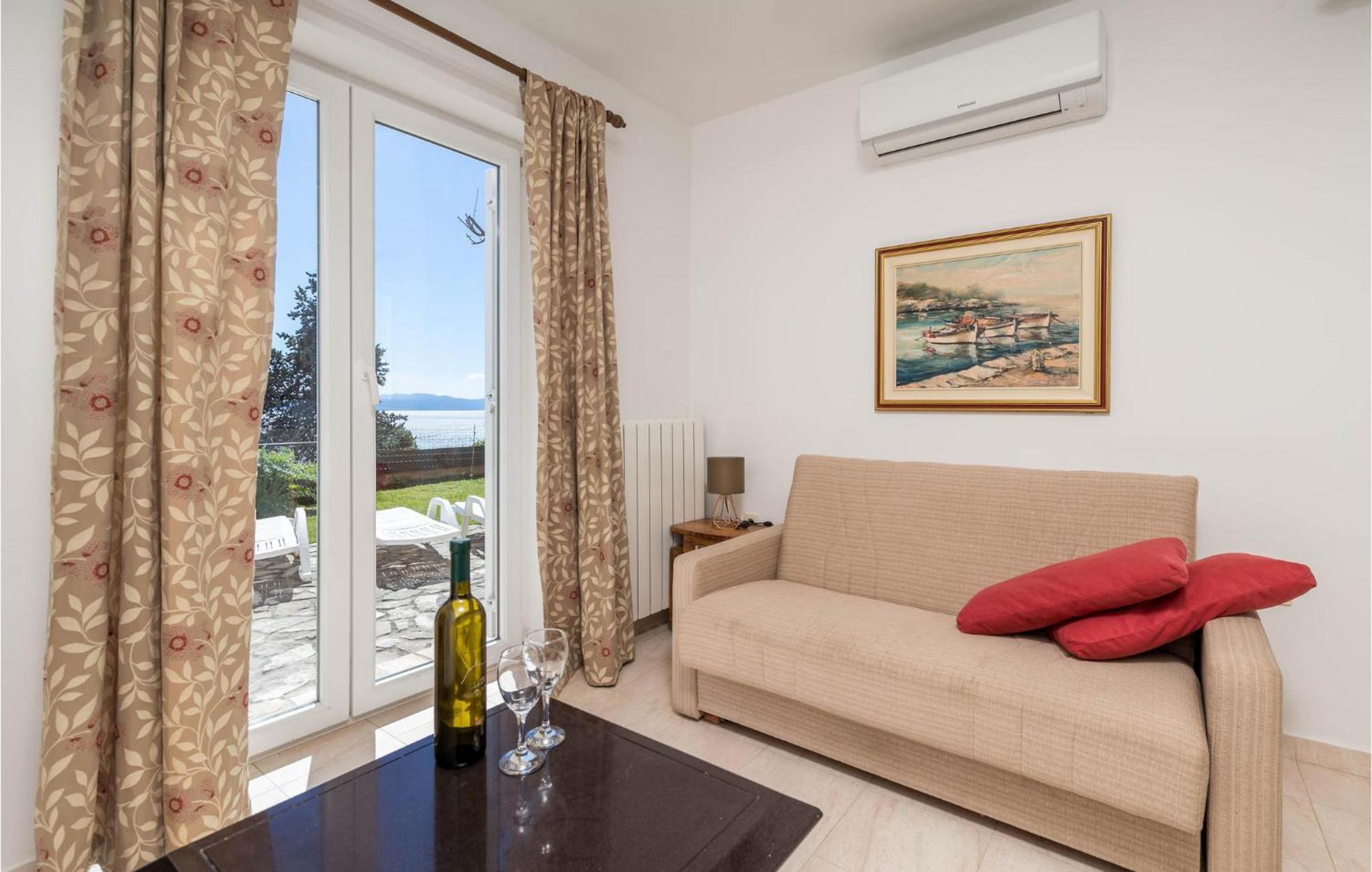 1 Bedroom Cozy Apartment In Ičići Zewnętrze zdjęcie